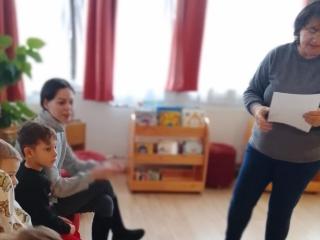 Mikul�sv�r� foglalkoz�s a k�nyvt�rban!